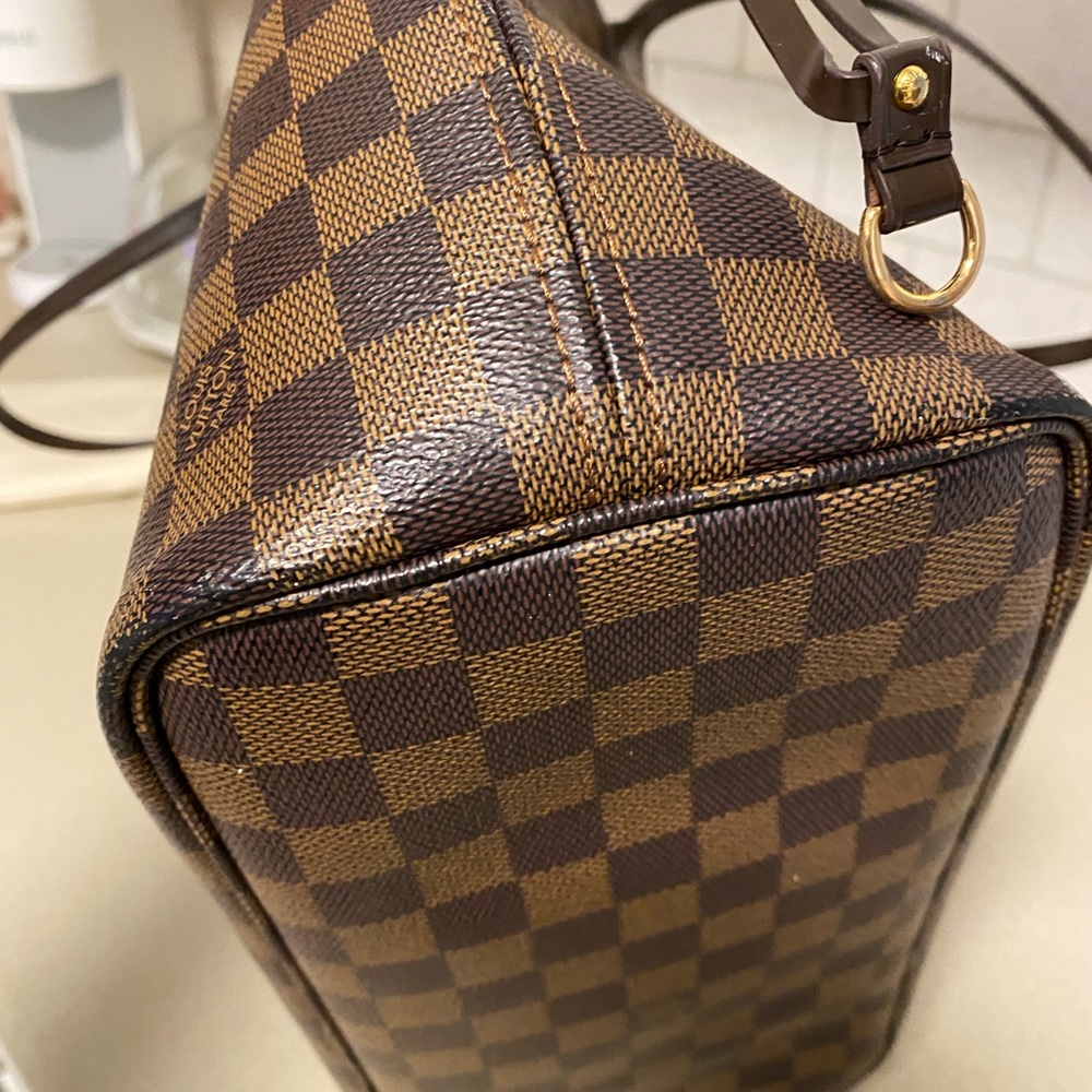 Louis Vuitton Neverfull - Picture 14 of 16